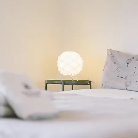 Best 42 - Charming And Central Apartament