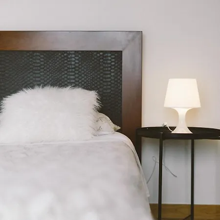 Best 42 - Charming And Central Apartament דירה *