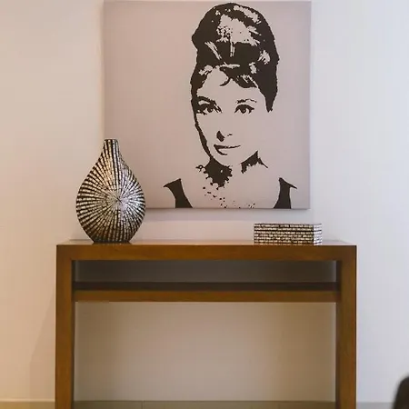 Best 42 - Charming And Central Apartament פניש
