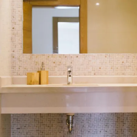 דירה Best 42 - Charming And Central Apartament *