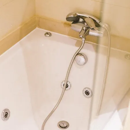 Best 42 - Charming And Central Apartament * פניש
