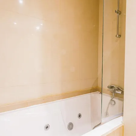 דירה Best 42 - Charming And Central Apartament *