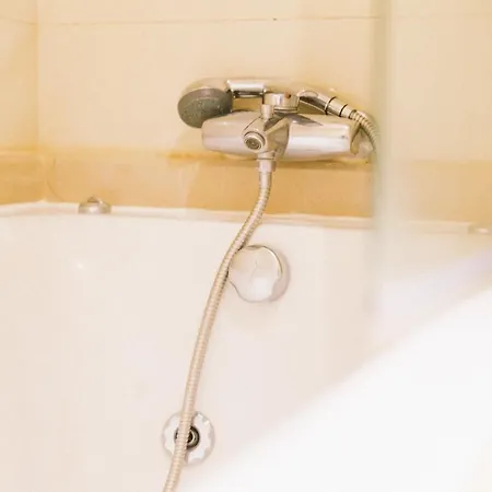 Best 42 - Charming And Central Apartament * פניש