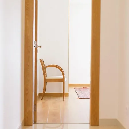 דירה Best 42 - Charming And Central Apartament *